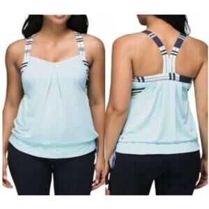 Lululemon women´s Rest Less Built in Bra Light Blue Loose fit Tank top Size 6